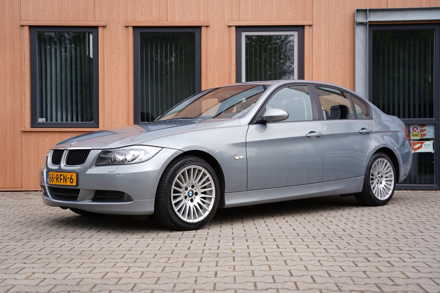 BMW 3-serie - 320i | Trekhaak | Cruise | Schuifdak | Navi - AutoWereld.nl
