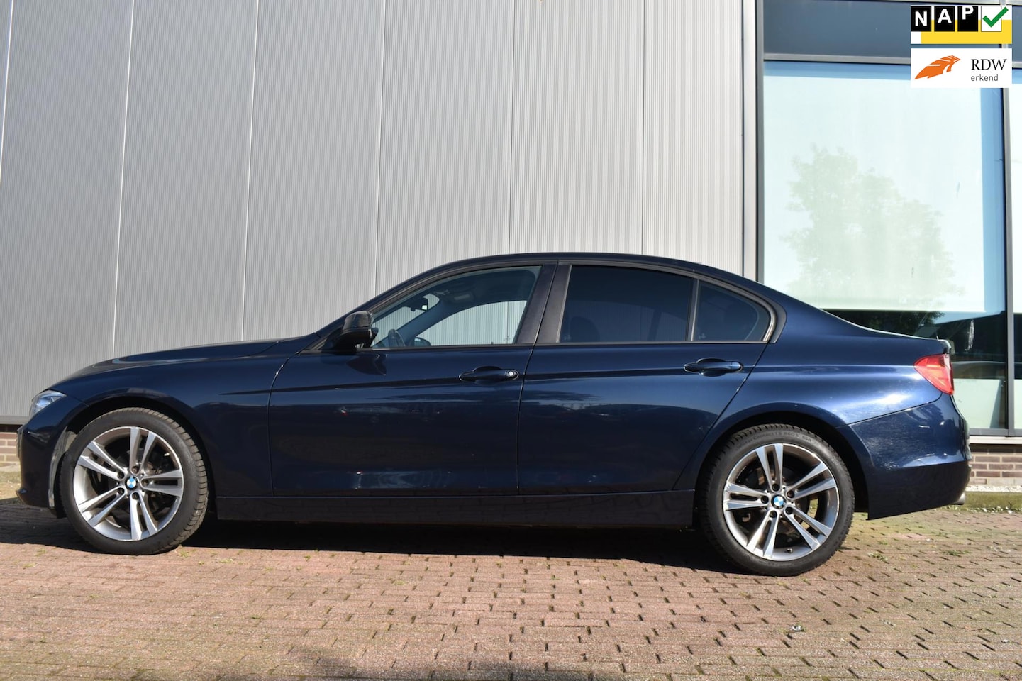 BMW 3-serie - 320i High Executive f30 2012 - AutoWereld.nl