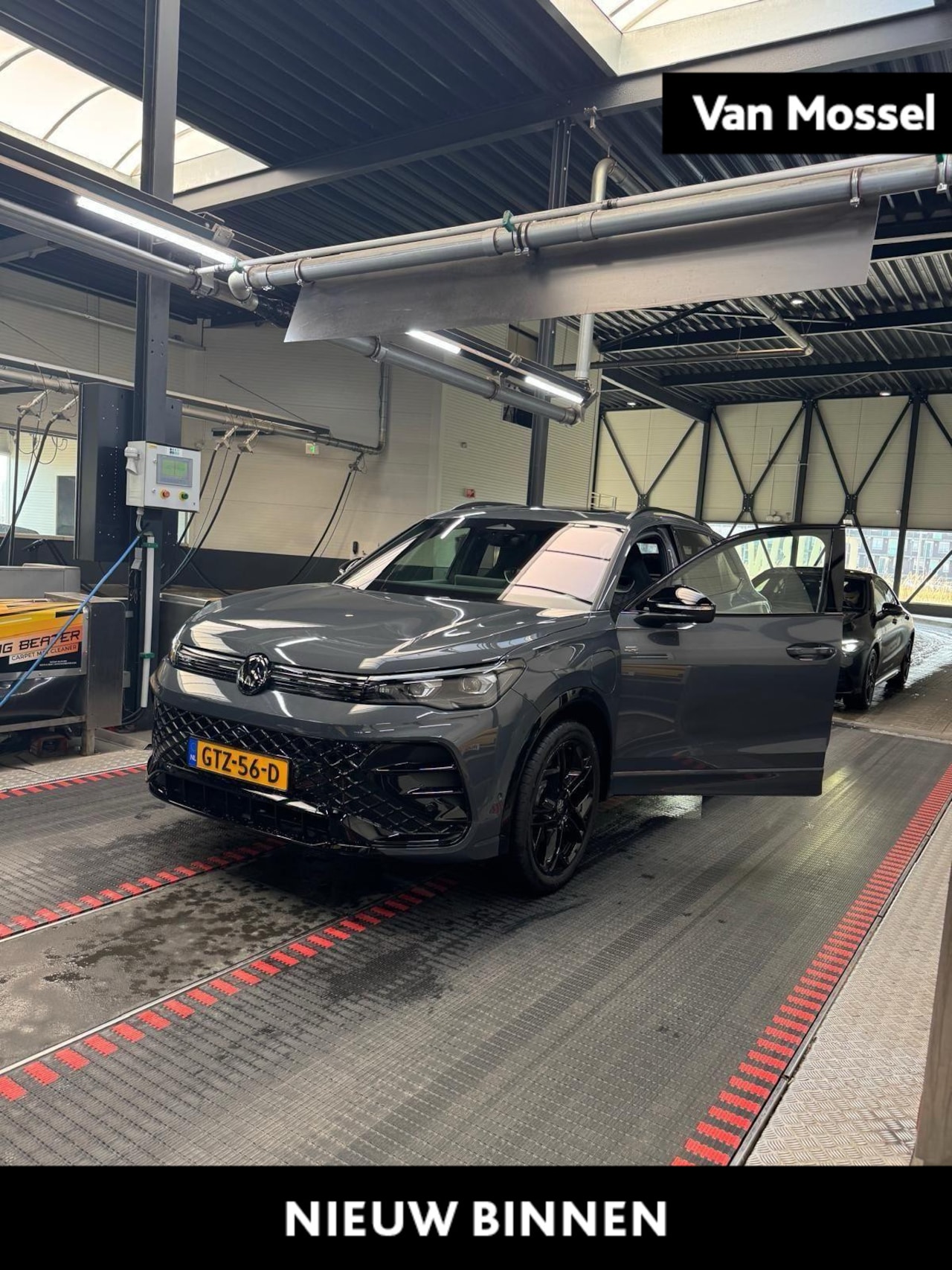 Volkswagen Tiguan - 1.5 eHybrid R-Line Edition | 272 PK | Automaat | Panorama Schuif/Kantel Dak | Navigatie PR - AutoWereld.nl