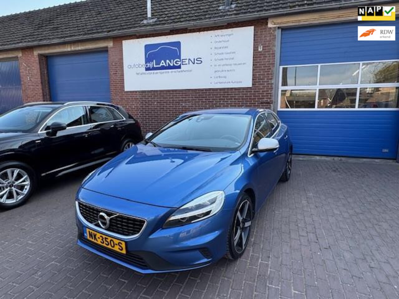 Volvo V40 - 1.5 T2 Nordic+ Automaat, Navi, PDC, R-Design, Cruise NAP ! - AutoWereld.nl
