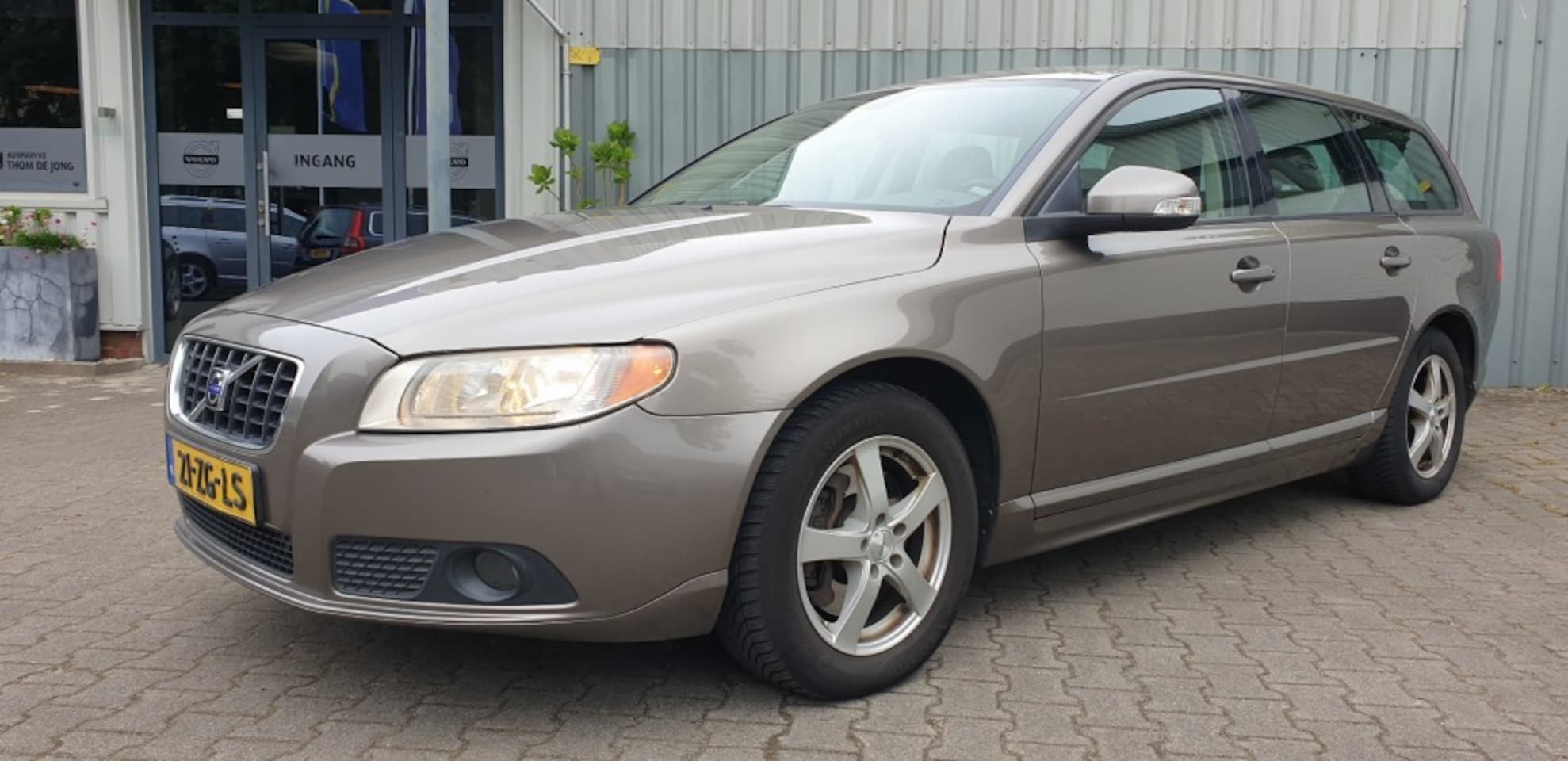 Volvo V70 - 2.4D Momentum 2.4D MOMENTUM - AutoWereld.nl