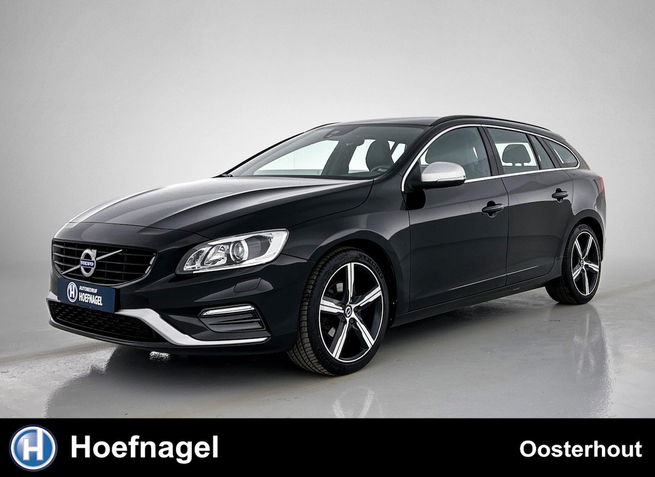 Volvo V60 - 2.0 T4 R-Design | Trekhaak | Automaat | Navigatie | Parkeersensoren | - AutoWereld.nl