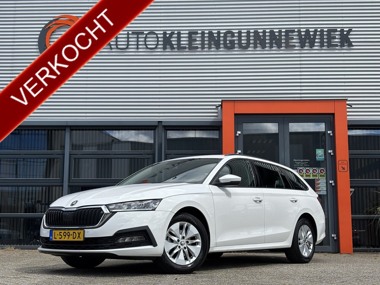 Skoda Octavia Combi - 1.0 TSI Business Edition / Trekhaak / Apple Carplay & Android Auto / Elek Achterklep / - AutoWereld.nl
