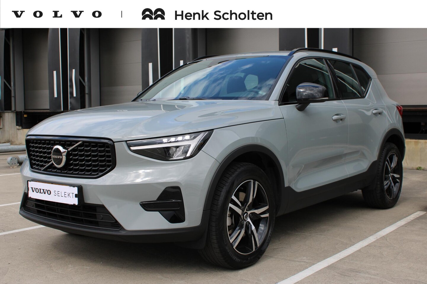 Volvo XC40 - B4 AUT7 198PK Plus Dark | Verwarmbare Voorruit | Achteruitrijcamera | Parkeersensoren | Do - AutoWereld.nl