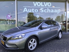 Volvo V40 - 1.5 T3 Momentum Automaat | Rijklaar incl 12 mnd Bovag | Trekhaak Stoelverwarming PDC voor