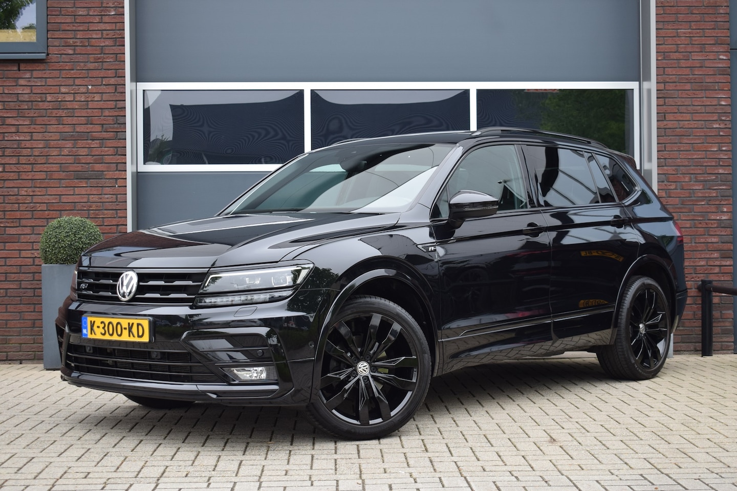 Volkswagen Tiguan Allspace - 1.5 TSI DSG R-line 7-Persoons - AutoWereld.nl