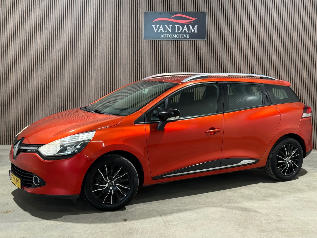 Renault Clio Estate - 1.2-16V Collection 2013 CRUISE NAVI AIRCO - AutoWereld.nl