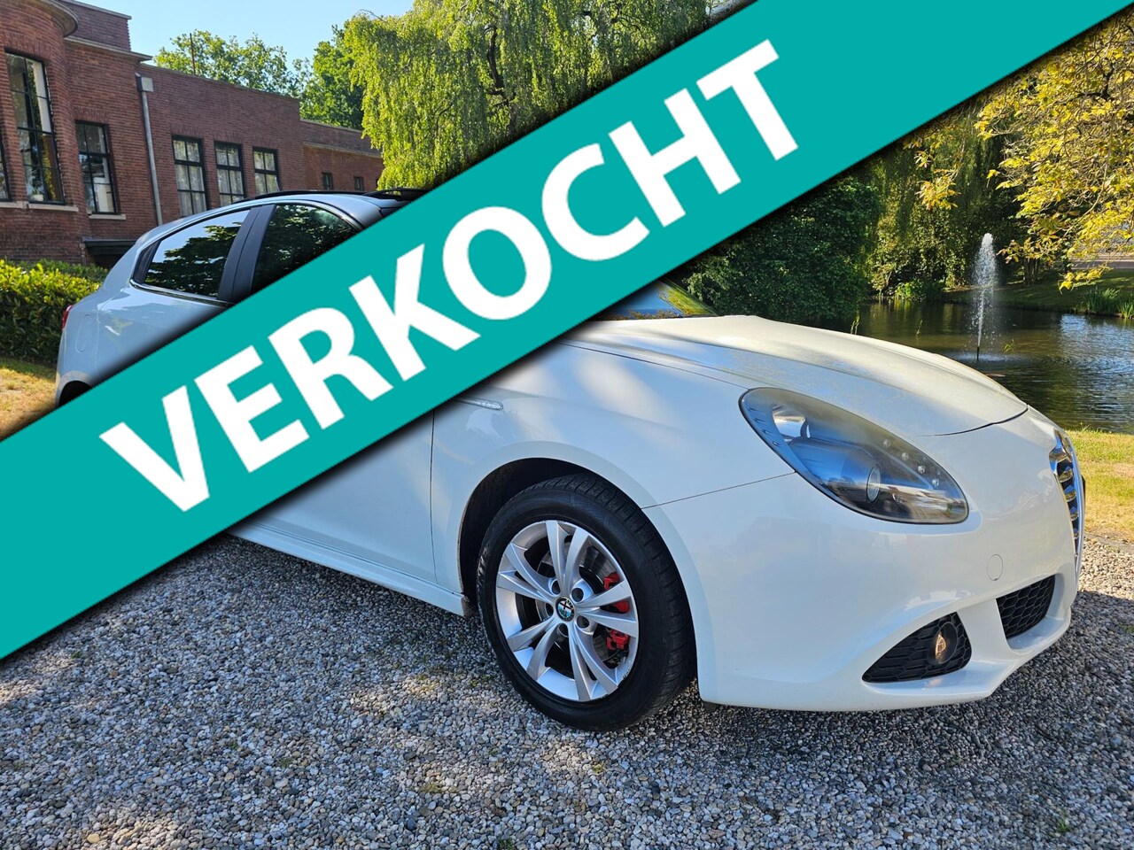 Alfa Romeo Giulietta - 1.4 T Distinctive Leer panodak airco cruise cont. - AutoWereld.nl