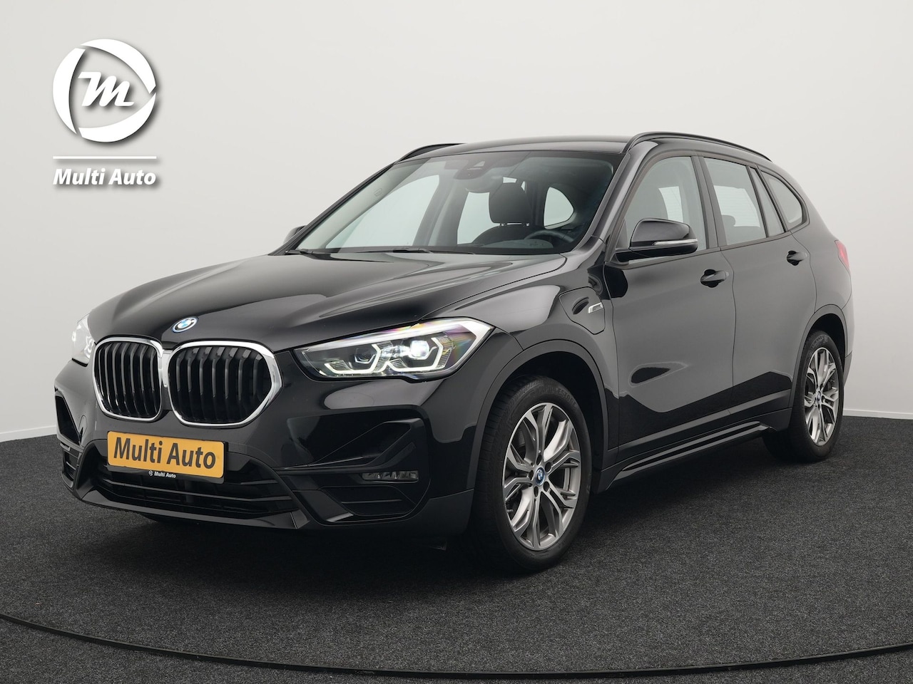 BMW X1 - xDrive25e Sportline Plug In Hybrid 220pk PHEV | Camera | Sportstoelen Verwamd | navi Pro | - AutoWereld.nl