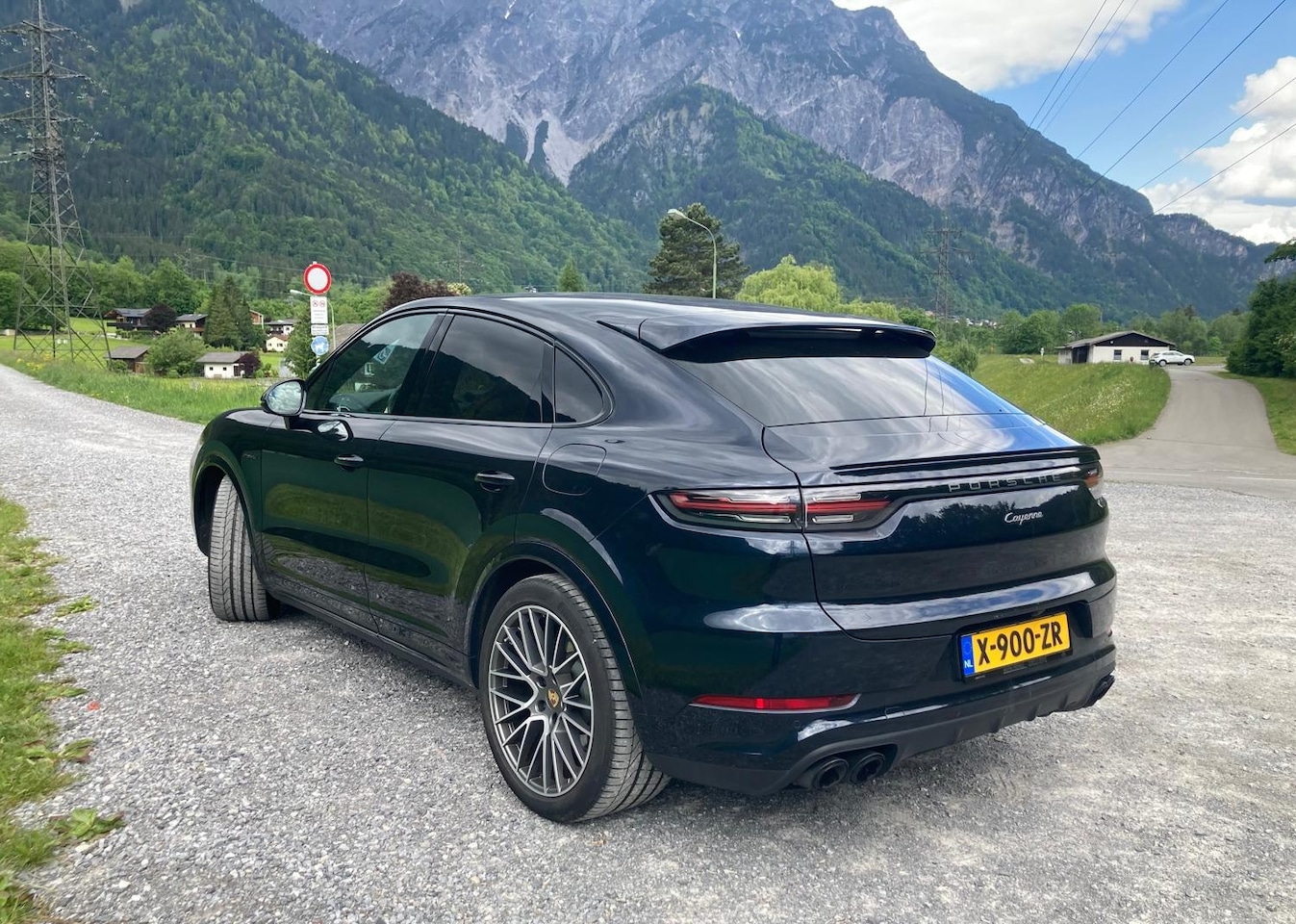 Porsche Cayenne Coupé - 3.0 E-Hybrid Platinum Edition Adaptieve cruise  ,Pano,,Memory,Keyles, Luchtvering,alarm klasse 5 - AutoWereld.nl