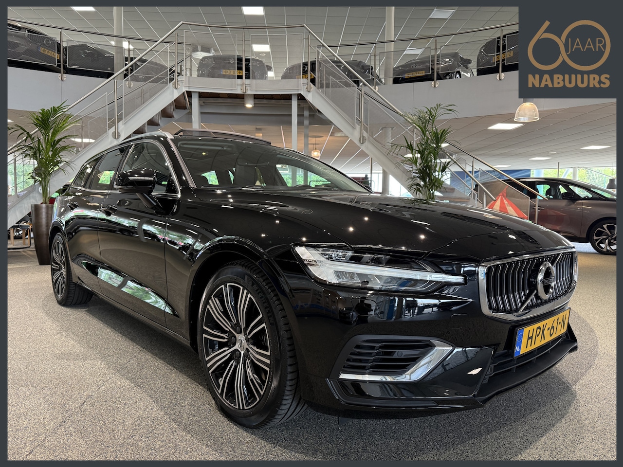 Volvo V60 - 2.0 T6 Recharge AWD Inscription 2.0 T6 Recharge AWD Inscription, Pilot Assist, Pano, Trekhaak - AutoWereld.nl