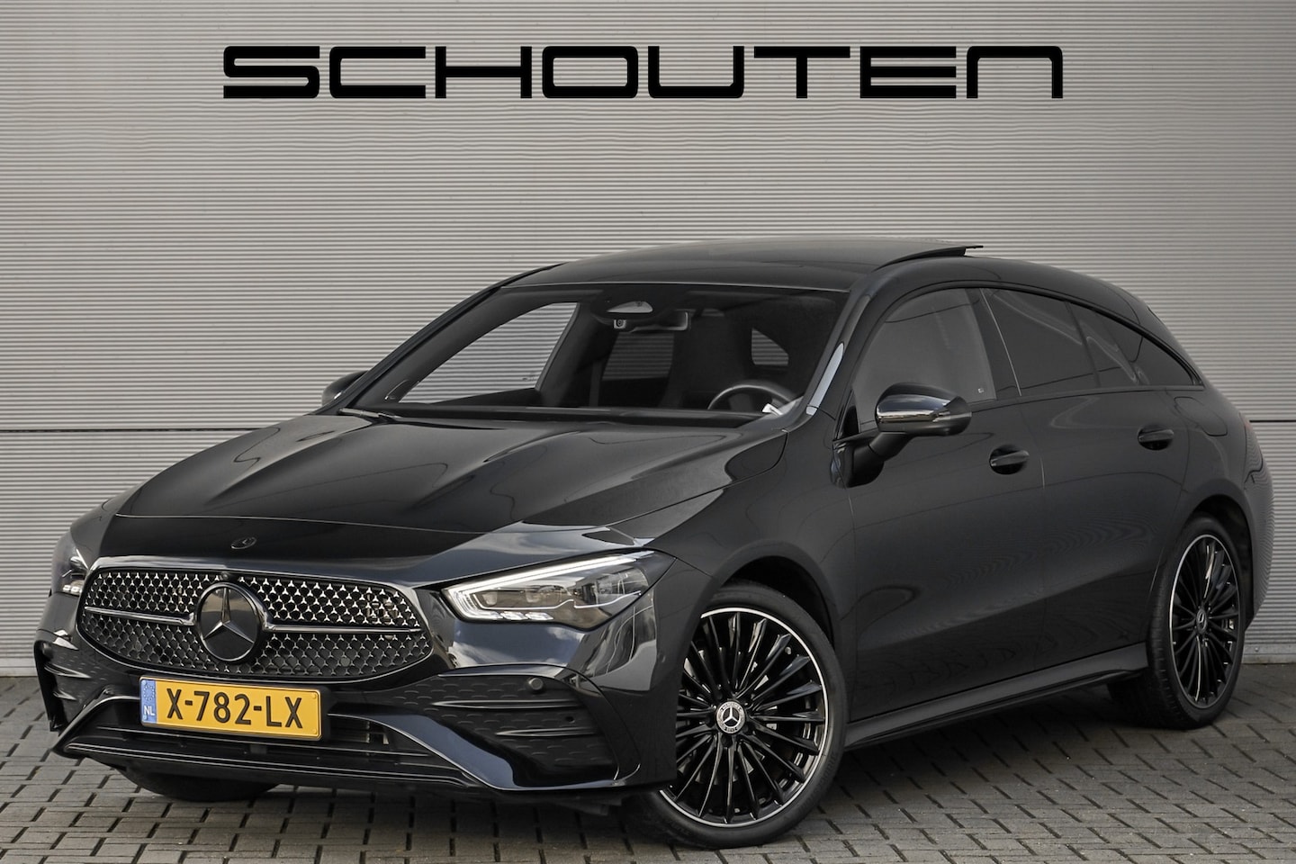 Mercedes-Benz CLA-klasse Shooting Brake - 250 e AMG Night Pano Burmester Facelift Trekhaak - AutoWereld.nl