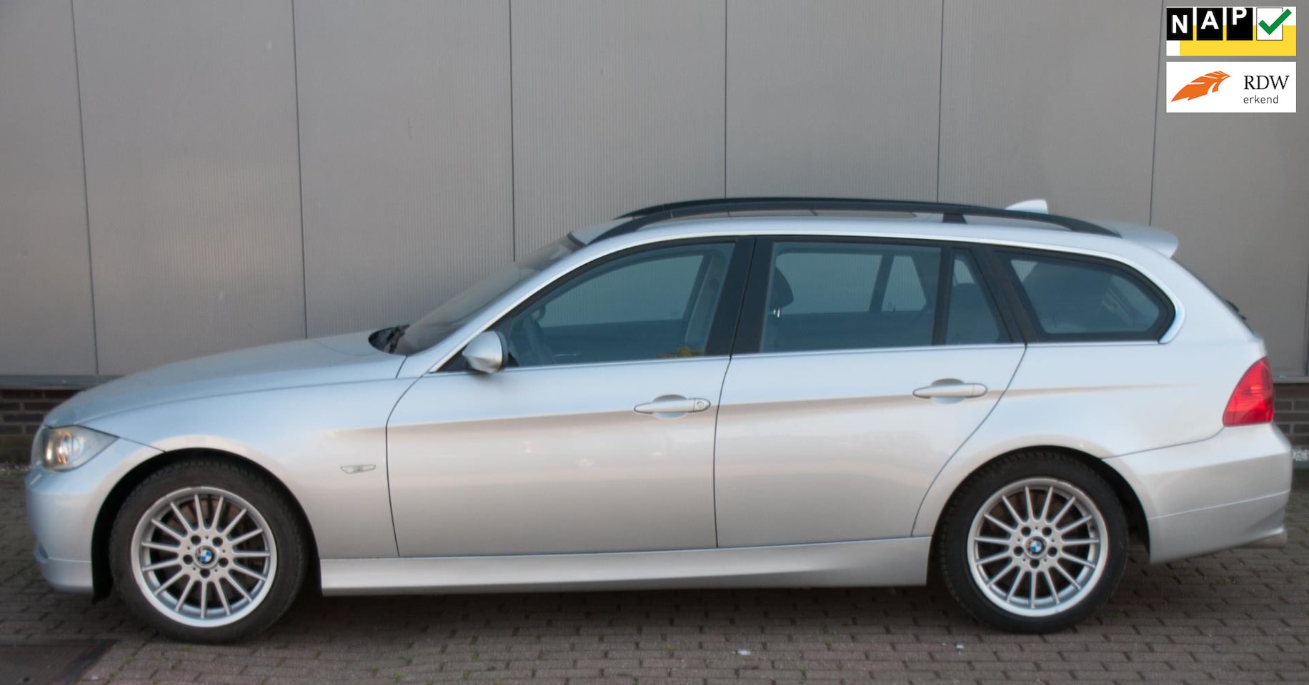 BMW 3-serie Touring - 330i 330i - AutoWereld.nl