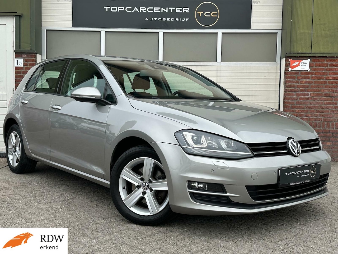 Volkswagen Golf - 1.4 TSI Highline/STOELV/PARKS/MASSAGE/NAVI - AutoWereld.nl