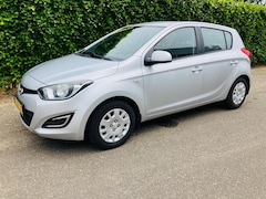 Hyundai i20 - 1.4i i-Motion Automaat