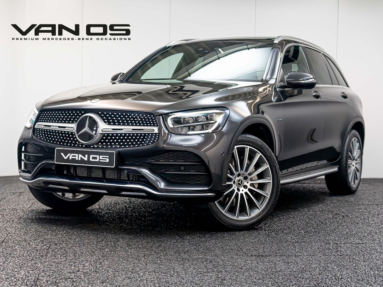 Mercedes-Benz GLC-klasse - GLC 300e 4MATIC AMG Line | Pano | Burmester | Trekhaak - AutoWereld.nl