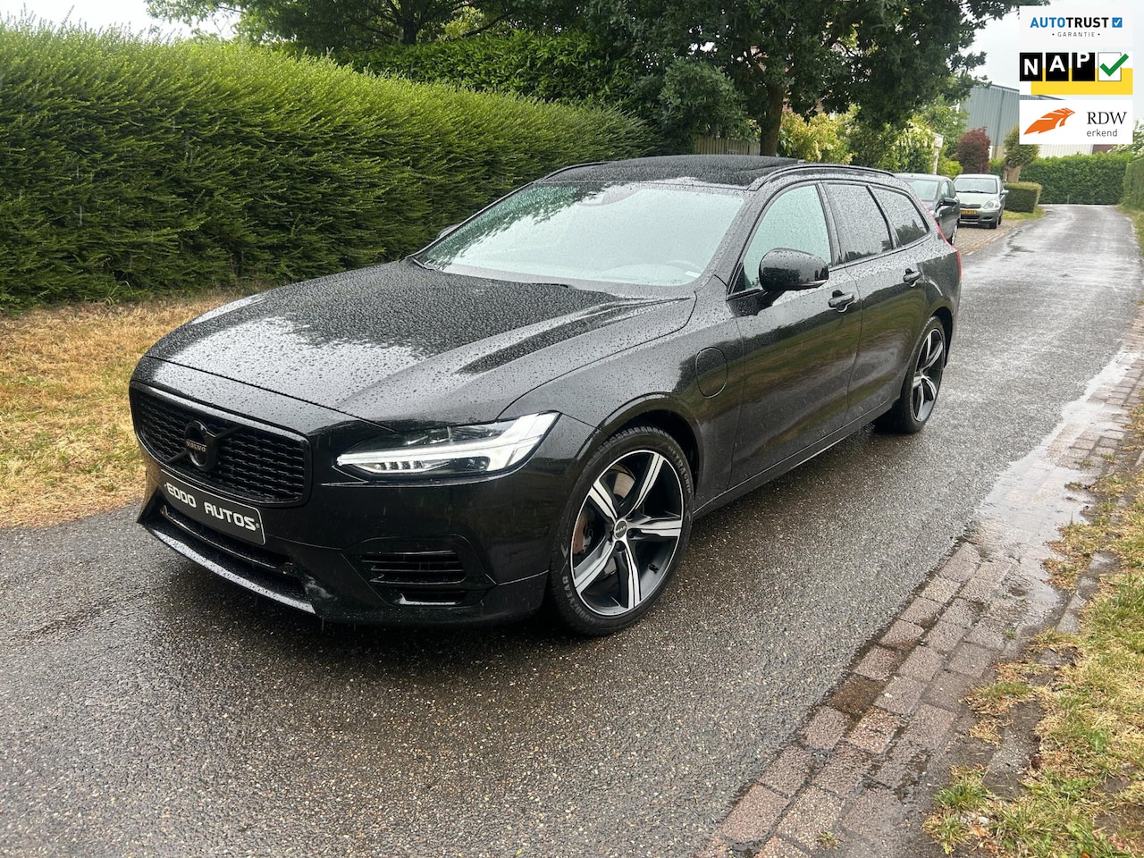 Volvo V90 - 2.0 T8 AWD R-Design Pano Vol! - AutoWereld.nl