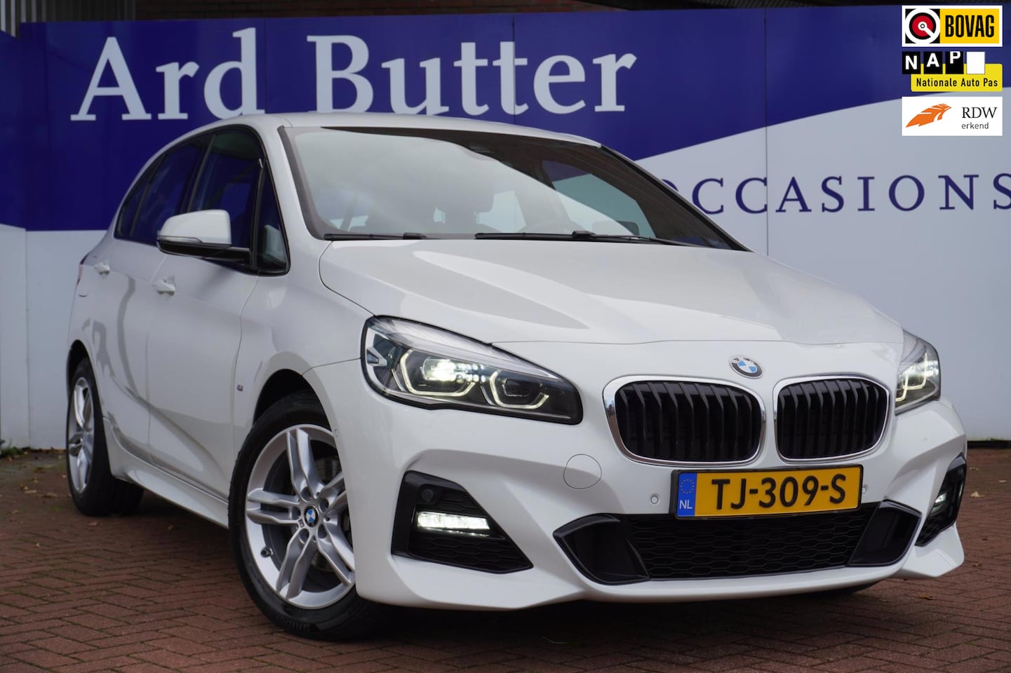 BMW 2-serie Active Tourer - 218i M SPORT High Executive+Volleder+Navigatie+Camera+Elek-klep+stoel-verw+Led = ZEER NETJ - AutoWereld.nl