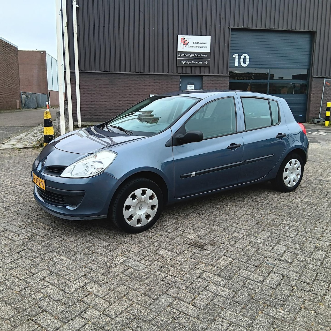 Renault Clio - 1.2-16V Authentique 1.2-16V Authentique - AutoWereld.nl