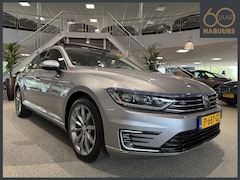 Volkswagen Passat - 1.4 TSI GTE Highline, Pano, Adaptive, Camera