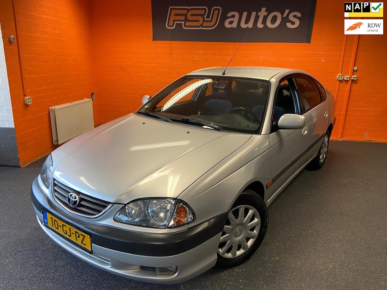Toyota Avensis - 1.8-16V / VVT-I / 5 DEURS / LINEA SOL / AIRCO!! - AutoWereld.nl