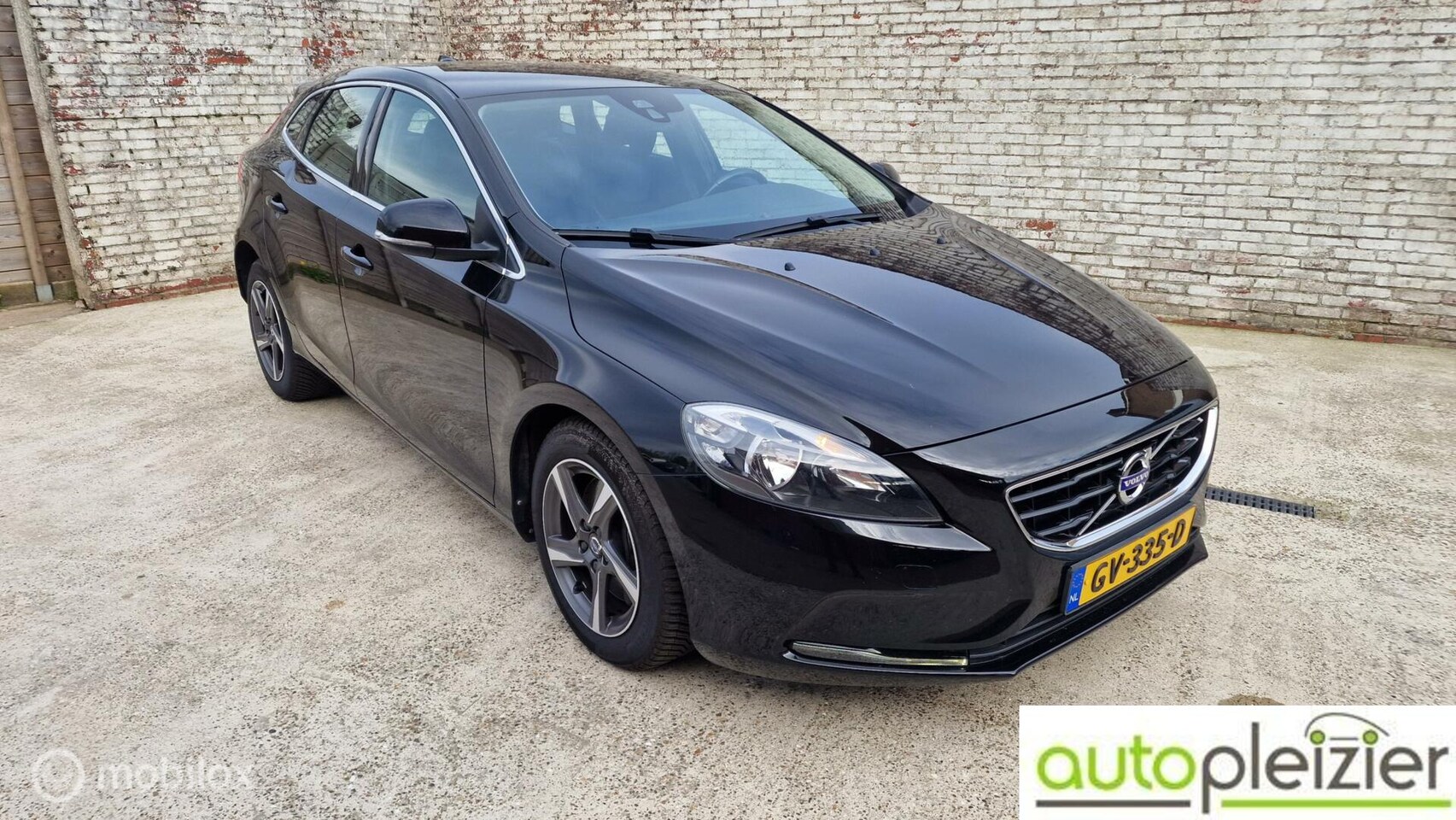 Volvo V40 - 1.5 T3 Summum automaat trekhaak allseason nw - AutoWereld.nl