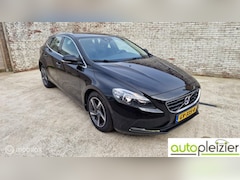 Volvo V40 - 1.5 T3 Summum automaat trekhaak allseason nw