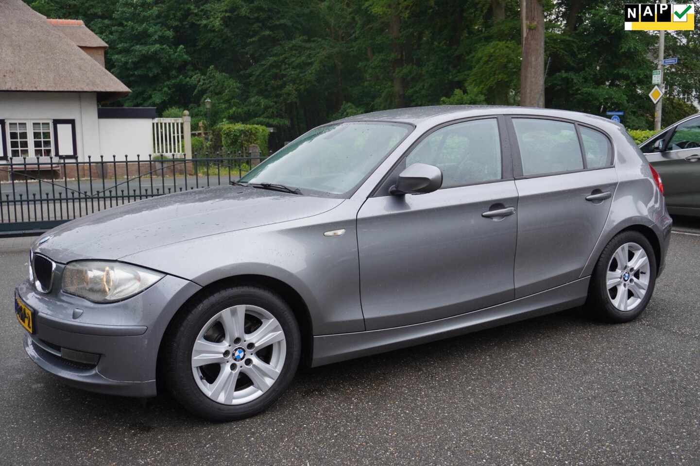 BMW 1-serie - 118i EffDyn. Ed. Business Line Ultimate Edition Navi Leer - AutoWereld.nl