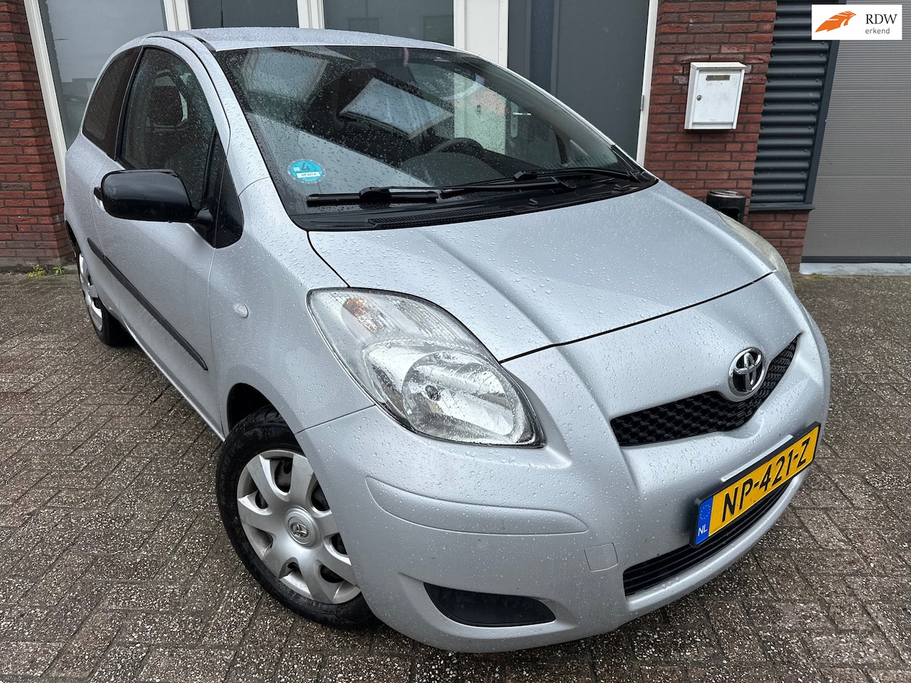 Toyota Yaris - 1.3 VVTi Aspiration 1.3 VVTi Aspiration / Airco / AUX - AutoWereld.nl