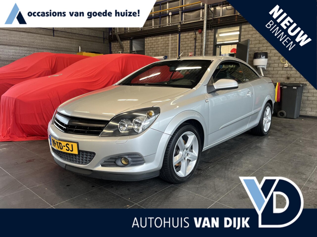 Opel Astra TwinTop - 1.8 Cosmo | NL Auto/3e Eig./Airco/Leder/Bluetooth/PDC - AutoWereld.nl