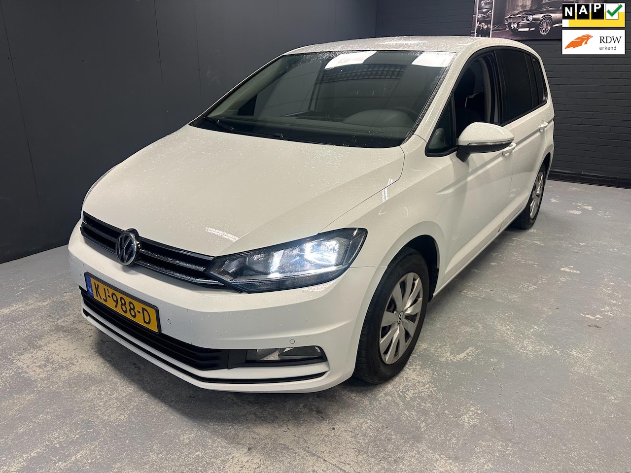 Volkswagen Touran - 2.0 TDI SCR Multi-Stuur Parkeer-Sen. DSG NL 2016 apk 3-2026 Rijdt Goed. - AutoWereld.nl