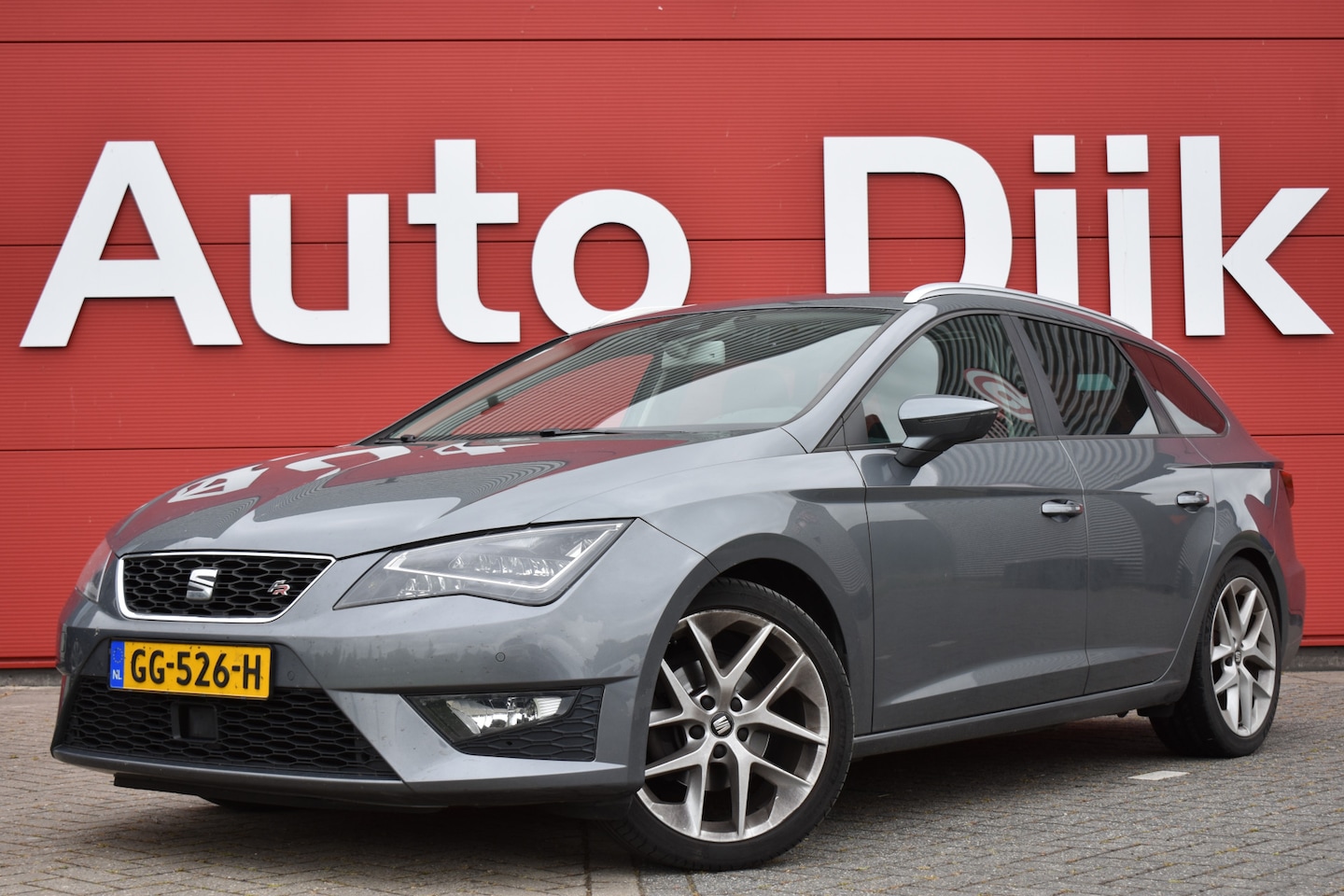 Seat Leon ST - 1.4 TSI ACT FR Dynamic Pano | LED | Adapt. Cruise | Clima | Navi | PDC V+A | LMV | Trekhaa - AutoWereld.nl