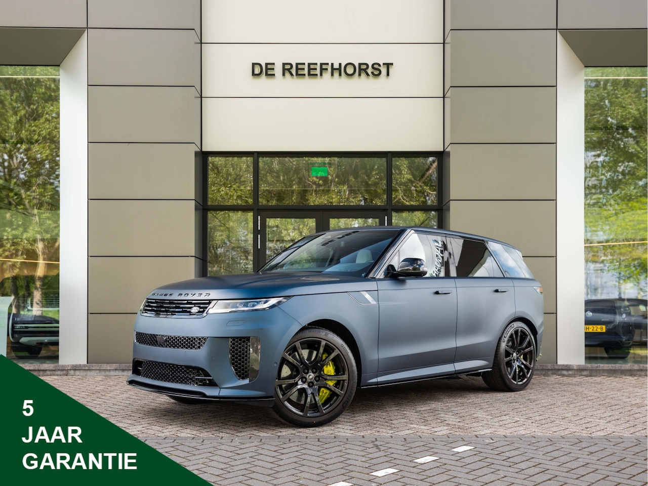 Land Rover Range Rover Sport - 4.4 P635 SV Edition Two | NIEUW - 0 km | Nebula Blue Satin | 23" Carbon velgen | Gelimitee - AutoWereld.nl