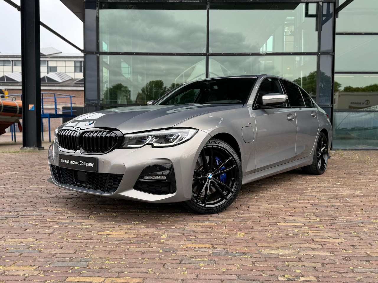 BMW 3-serie - 330e M Sport Bomvol/Individueel/Laser/BTW - AutoWereld.nl