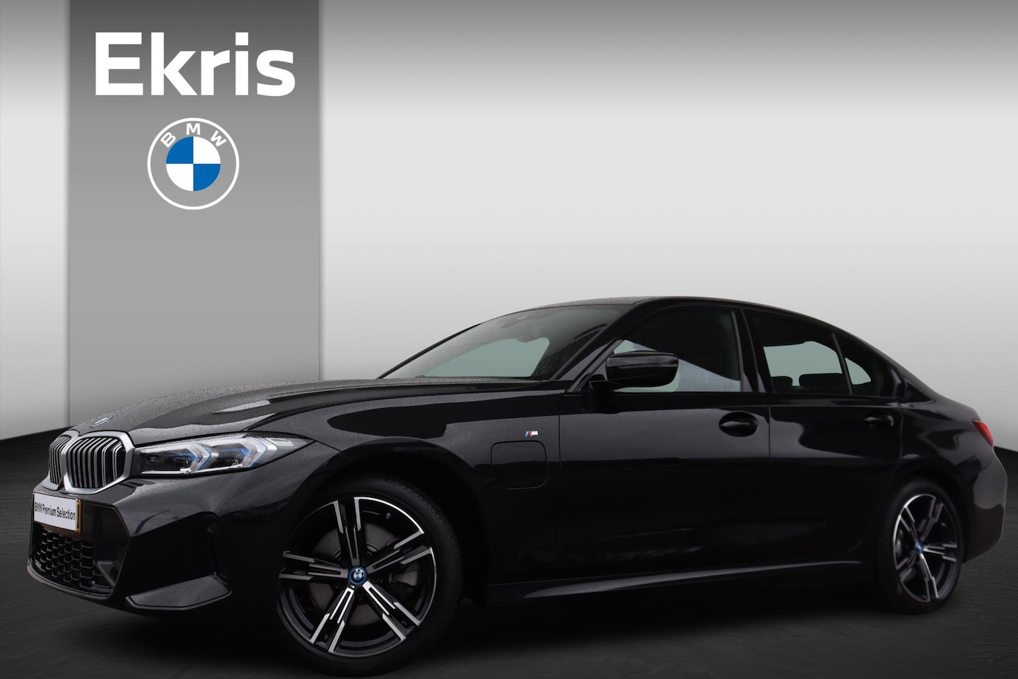 BMW 3-serie - 330e M-Sportpakket / Harman Kardon / Stoelverwarming / - AutoWereld.nl