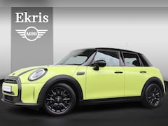 MINI Cooper - 1.5 Camden Edition Stuurwiel verwarming/ Comfort Access/ Achteruitrijcamera/ panoramadak/