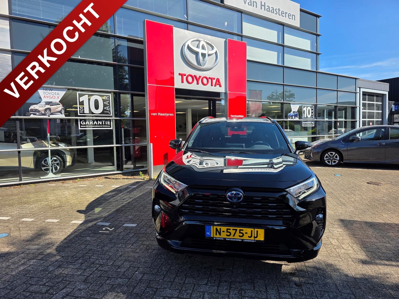 Toyota RAV4 - 2.5 Hybrid 218pk CVT Black Edition - AutoWereld.nl