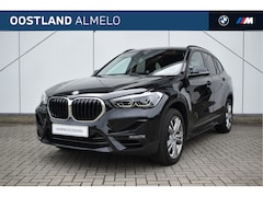 BMW X1 - sDrive20i High Executive Sportline Automaat / Panoramadak / Achteruitrijcamera / Sportstoe