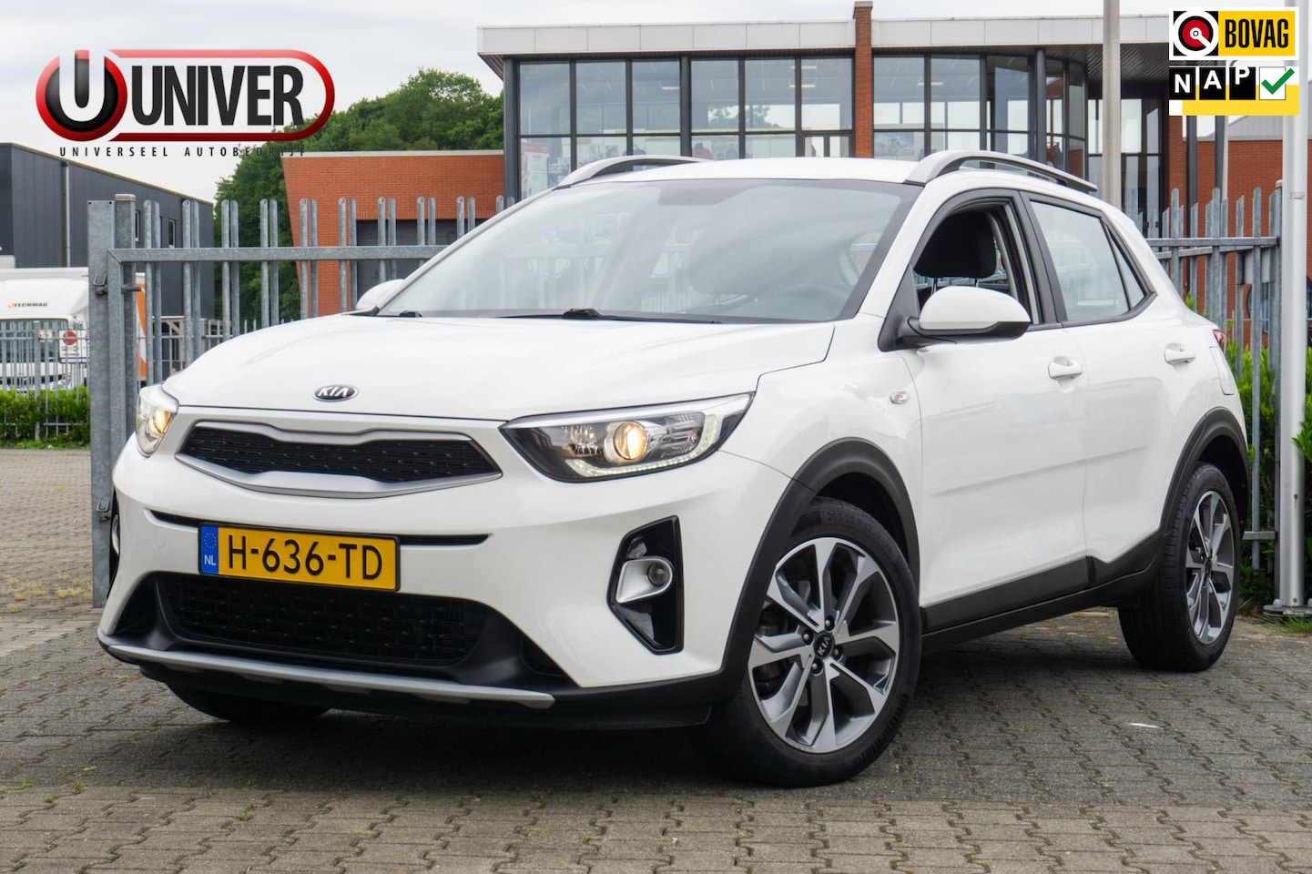 Kia Stonic - 1.0 T-GDi DynamicLine CAMERA/NAVI/PDC/CRUISE - AutoWereld.nl