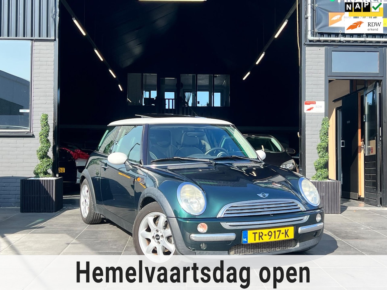 MINI Cooper - Mini 1.6 Pepper|Panoramadak|Leer|Airco|APK - AutoWereld.nl