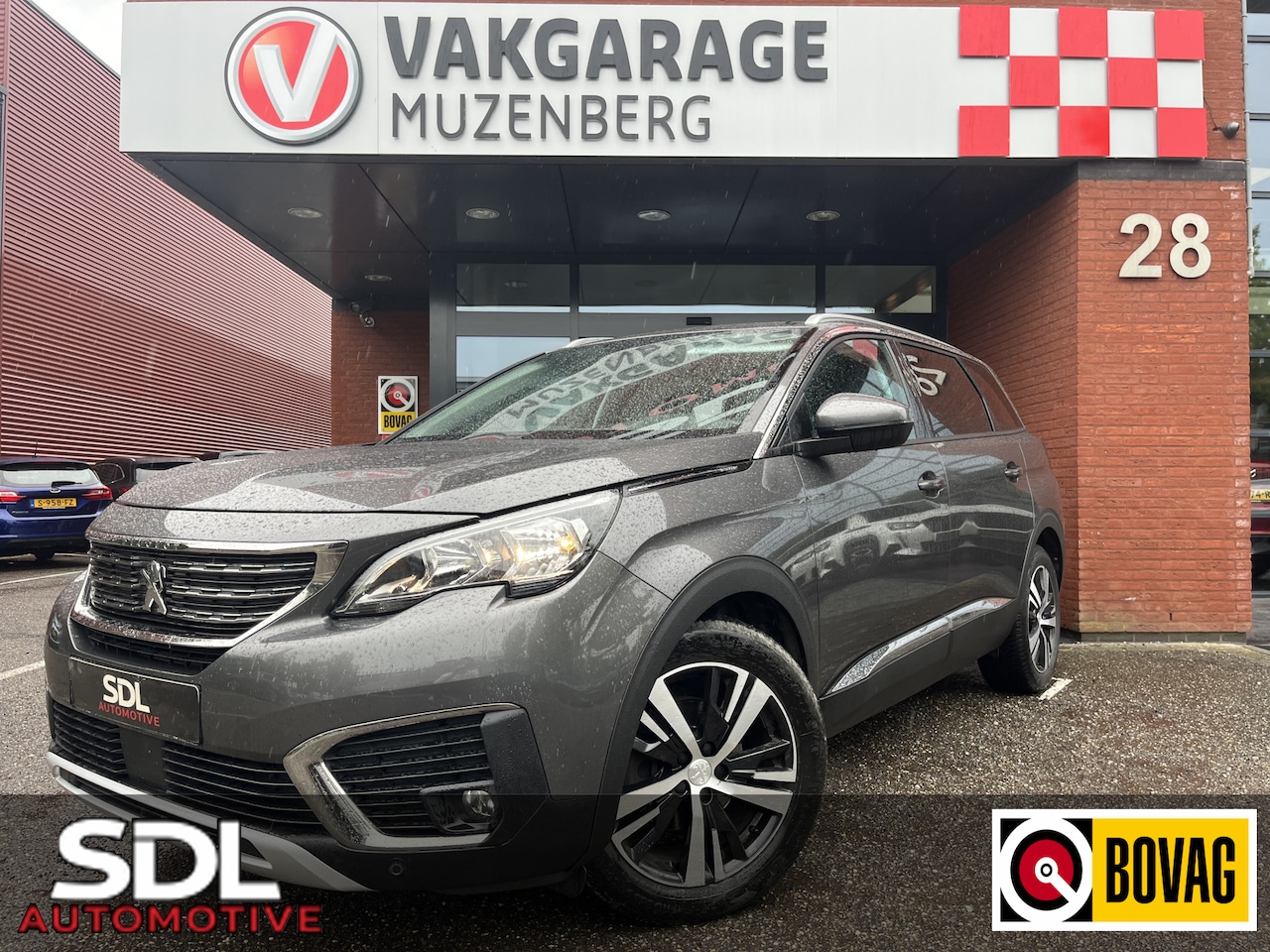 Peugeot 5008 - 1.2 PureTech Allure 7P. // NAVI // CRUISE // CAMERA // PDC // HALF LEDER // CLIMA // - AutoWereld.nl
