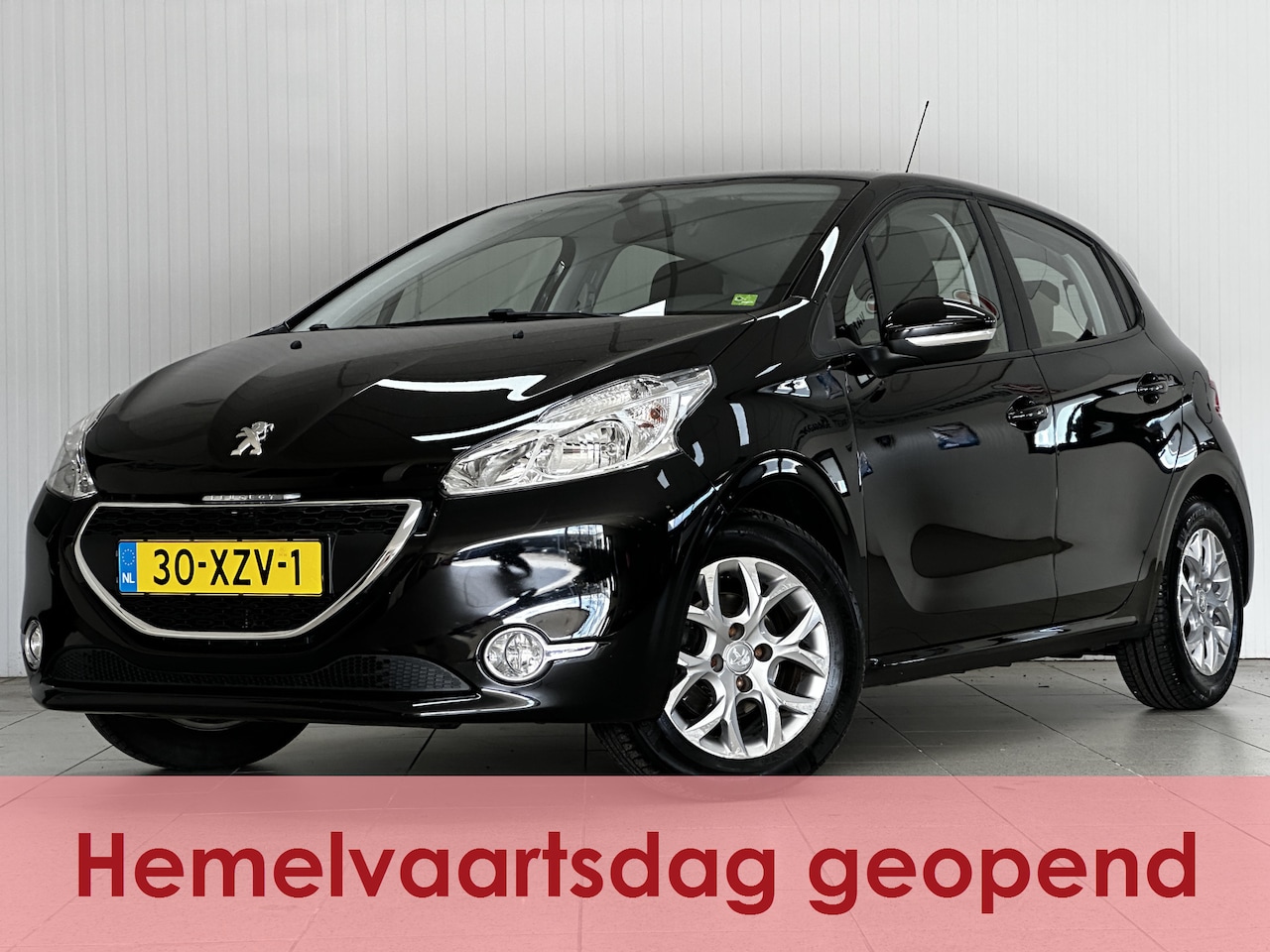 Peugeot 208 - 1.2 VTi Blue Lease/ 5-Drs/ Navi/ Airco/ Cruise/ Elek. pakket/ Isofix/ Bluetooth/ Armsteun/ - AutoWereld.nl