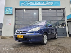 Peugeot 807 - 6 persoon 2.0 ST