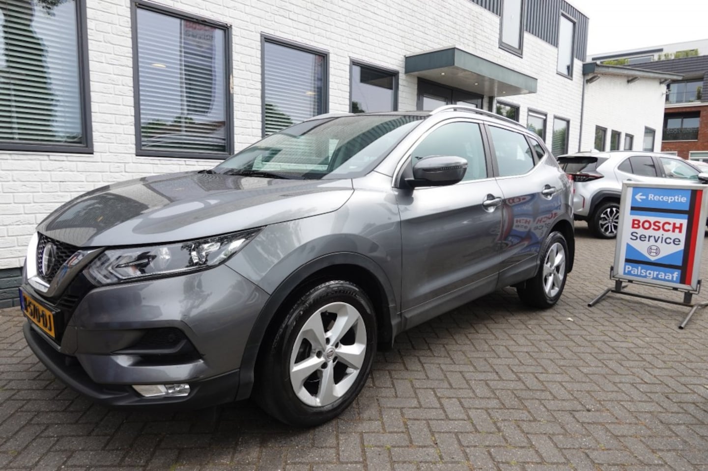 Nissan Qashqai - 1.3 DIG-T BUS. ED. Panorama - AutoWereld.nl