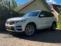 BMW X3 - Xdrive 30e X-line | 292pk PHEV | *Lage Km-stand* | HUD | ACC | Live Cockpit | HiFi | Metal