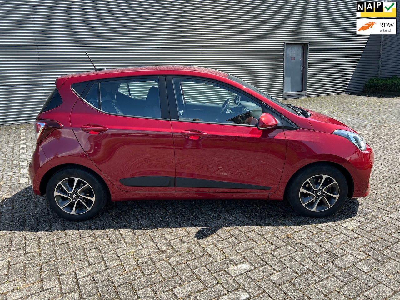 Hyundai i10 - 1.2i PDC metalic - AutoWereld.nl