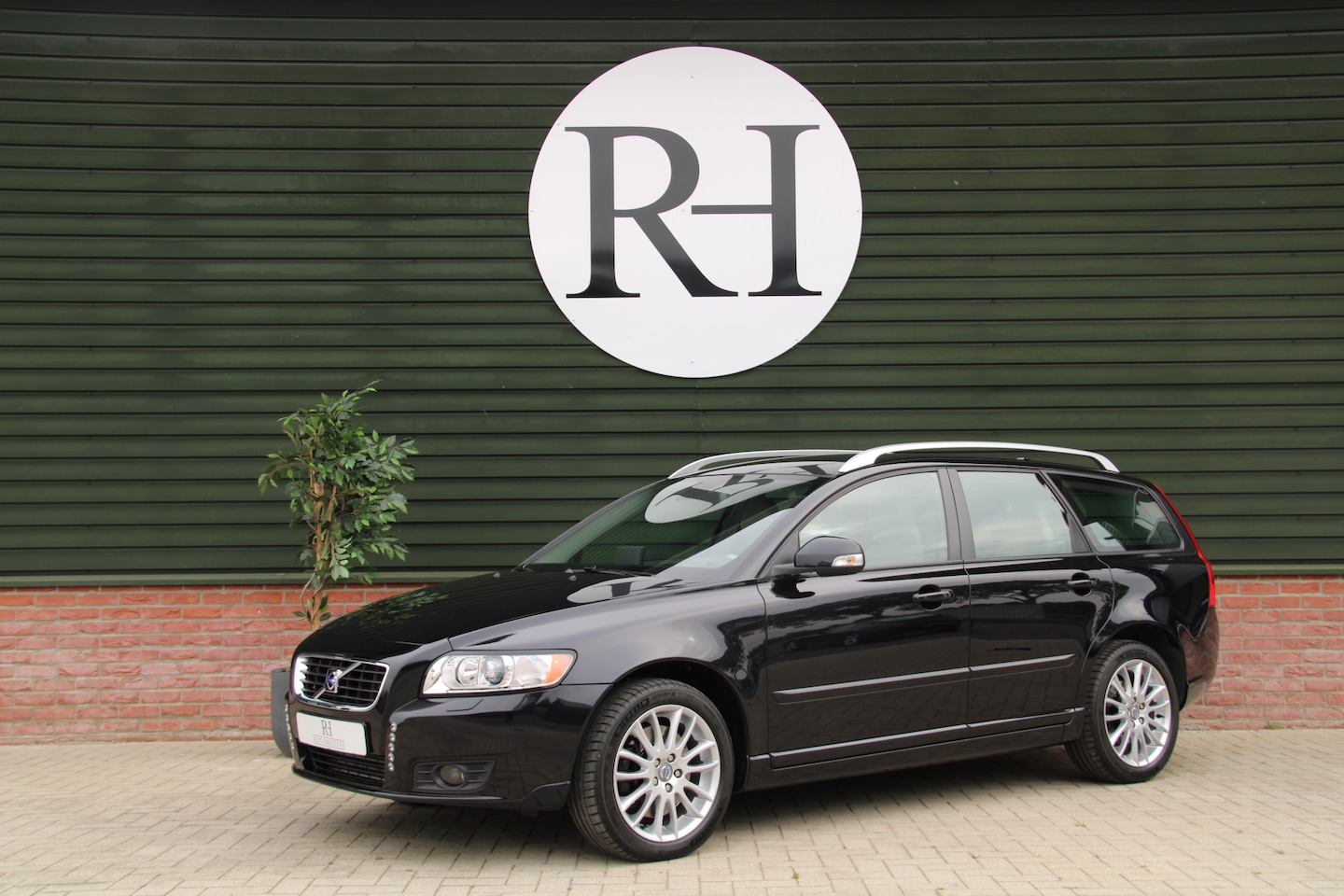 Volvo V50 - T5 AWD Automaat Limited Edition - Facelift - Let op: 55dkm - 1e eigenaar - Youngtimer! - AutoWereld.nl