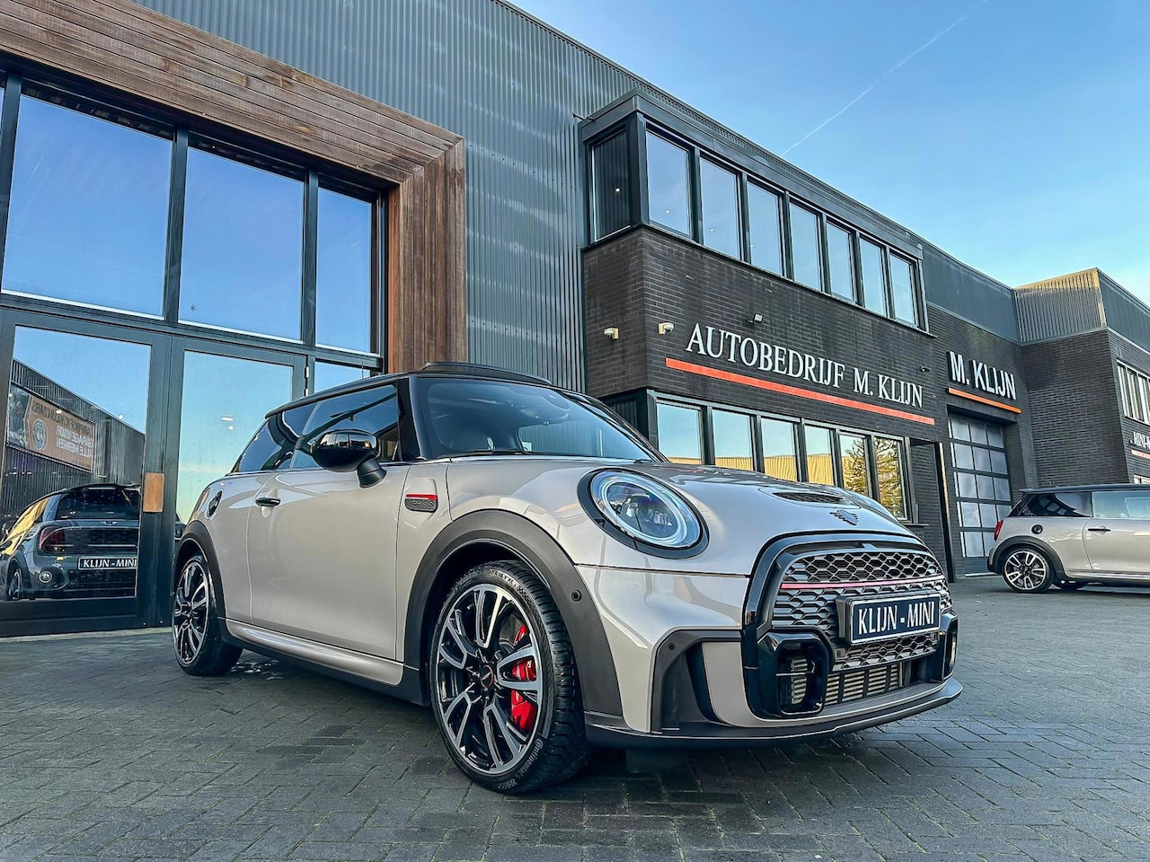 MINI John Cooper Works - Mini 2.0 Jcw F1 Aut 231pk Rooftopgrey/Pano/Hk/Bomvol - AutoWereld.nl