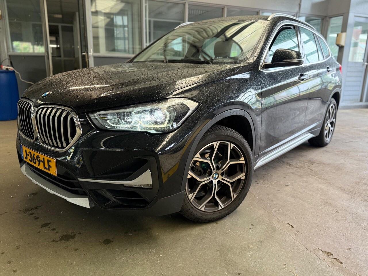 BMW X1 - SDrive18i High Executive | Navi | ECC | LMV | LED | ORG NED - AutoWereld.nl