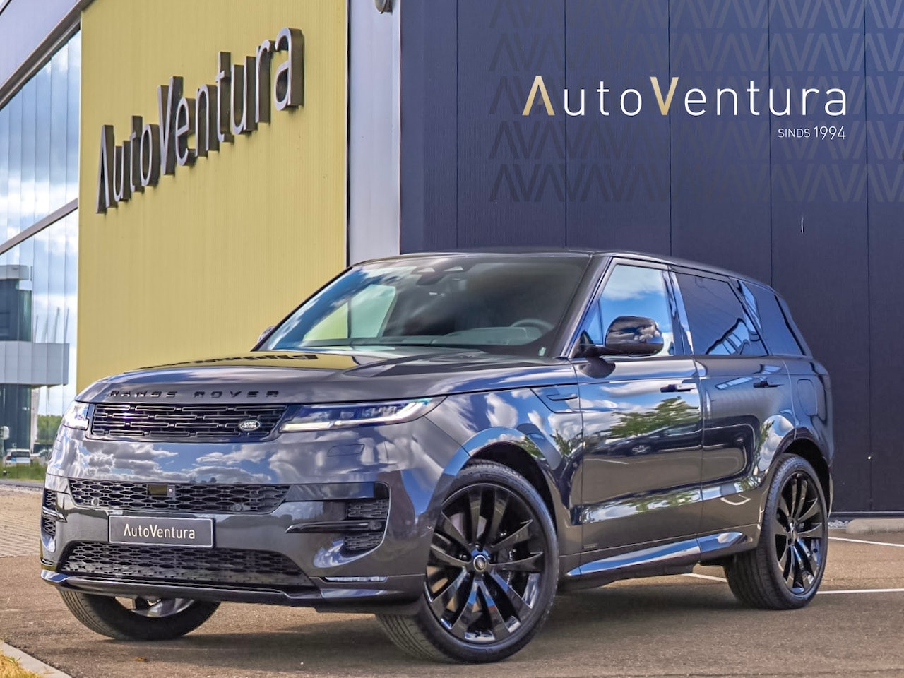 Land Rover Range Rover Sport - 3.0 P550e Autobiography PHEV Trekhaak l Schuif- /kantel Pano l Stoelventilatie l Soft Clos - AutoWereld.nl